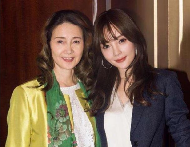 曾是银幕女神，经商后身价上亿：李小璐不争气，但她妈妈是真牛