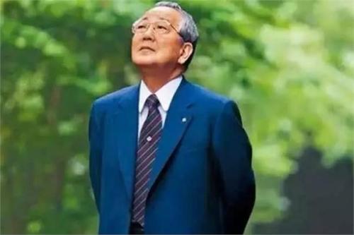 稻盛和夫告诫年轻人：若工作不顺心，我的三点