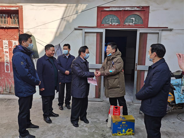 市慈善总会领导慰问计生特殊家庭