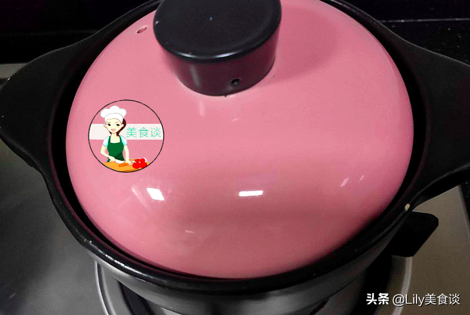 這兩樣素菜一起燜，不放肉也很鮮，我家一周準吃4次，次次都光盤
