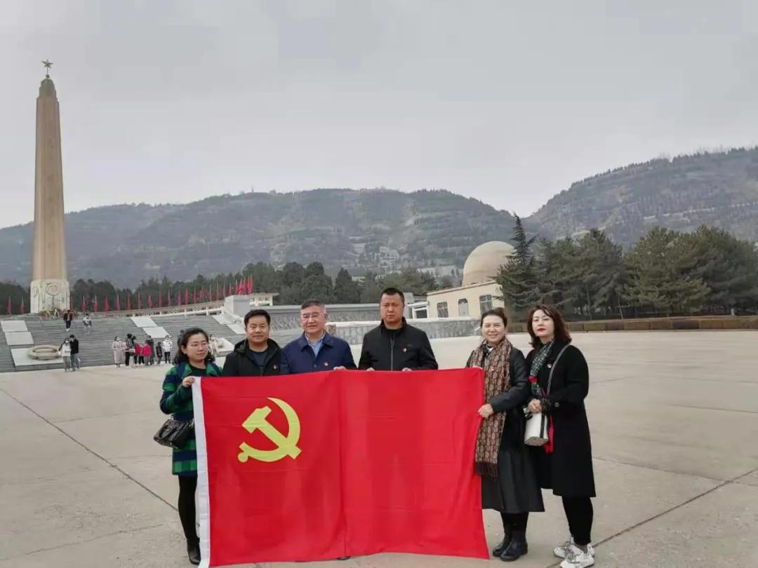 ���ݾ�Э��չ�廳����Ӣ�ۼ���