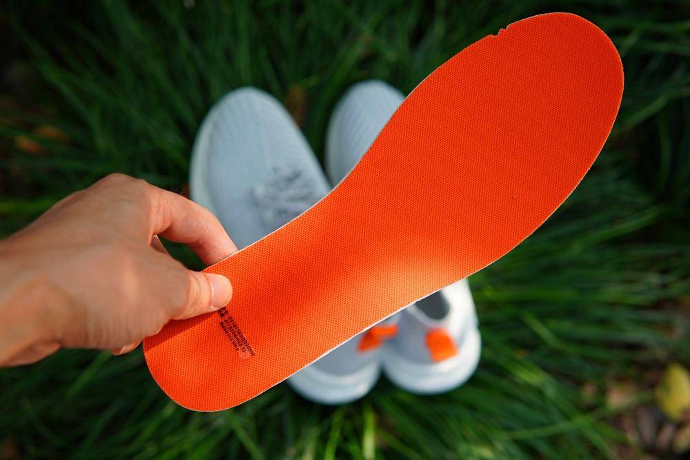 99买了双连鞋盒都没有的轻跑鞋，简单唠唠体验