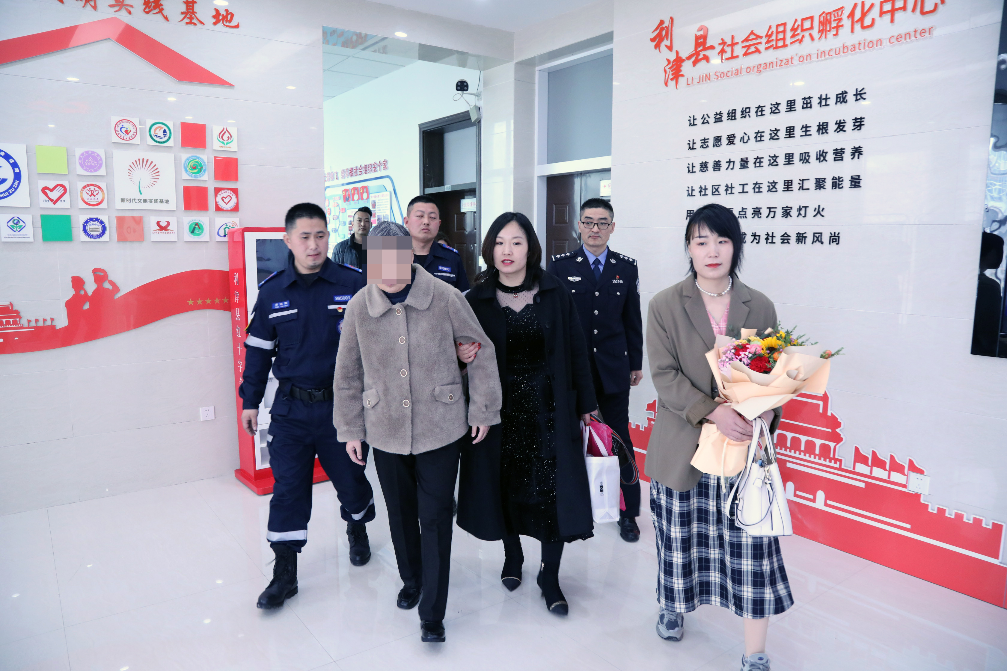给力！郯城民警助失散16年母女团聚