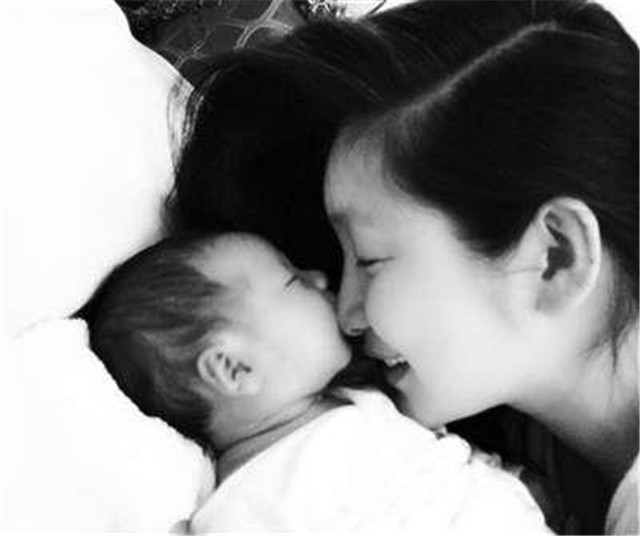 秦海璐高龄生下“巨婴症”儿子，如今孩子5岁了