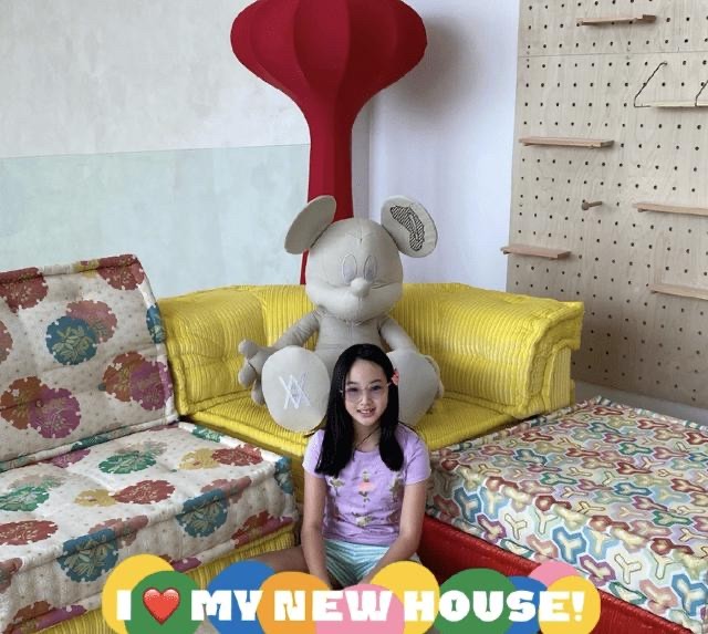 吴尊心情愉悦晒新豪宅，全家出动放鞭炮庆祝，手抱木桶称华人传统