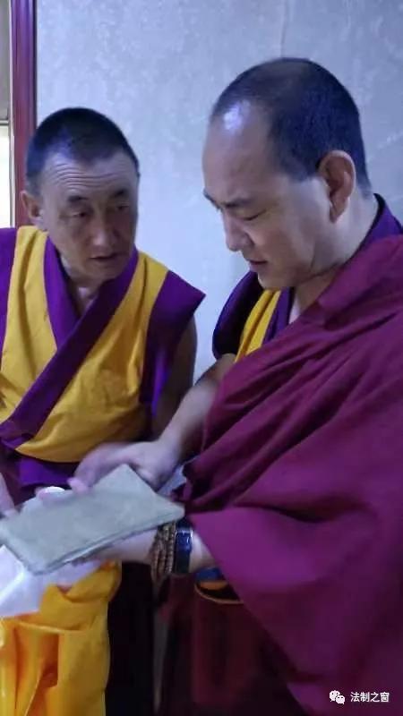 把藏医药文化传播到国内外的阿旺洛桑藏医博士