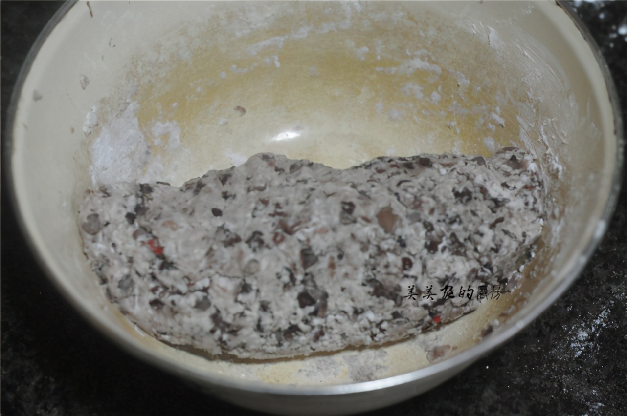 紅豆最過癮的吃法，不做丸子、不捏飯糰，軟嫩咸鮮，比糍粑香