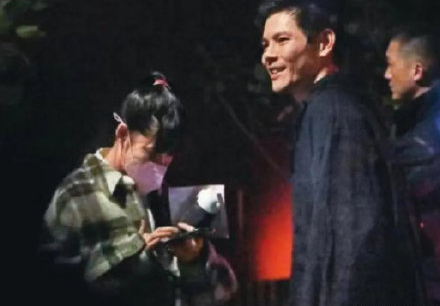 郭碧婷产后素颜现身！眼眶凹陷暴瘦认不出，和老公向佐对比太明显