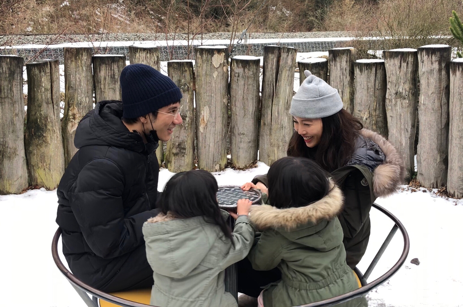 王力宏两年未秀恩爱被指婚变，经纪人否认，称两人有互动和点赞