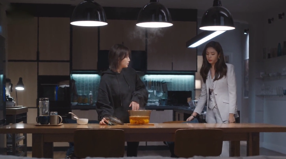 新版《粉红女郎》首播，观众成功被殷桃演的万