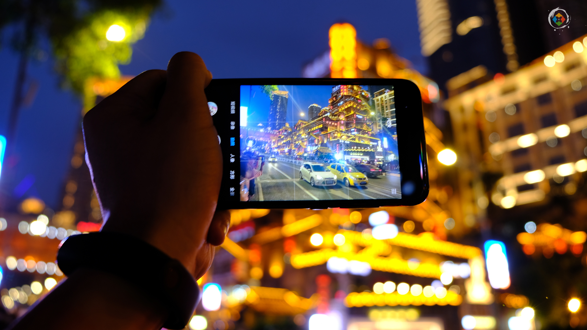 南方人对下雪的渴望：花20块买一桶雪，重庆人能够理解吗？