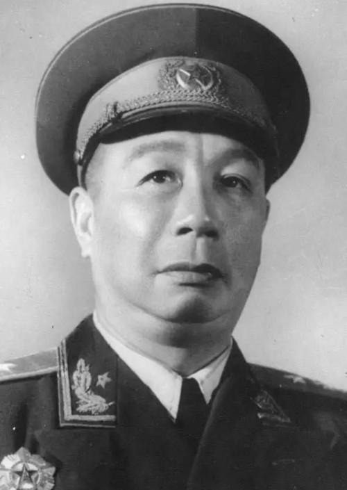 屡攻黄维兵团不下，陈士榘让刘邓首长让出指挥员位置！后拿下兵团