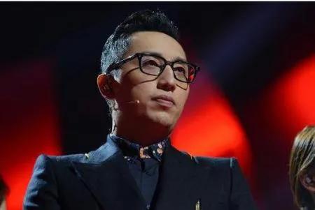 “好舌头”的华少，走到今天又能去怪谁？夜深人静时他可曾后悔过