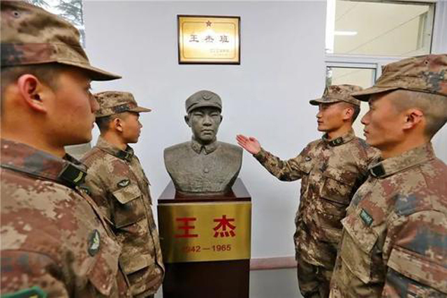 �����½�ž��ִ�����ֻ�½�ž�ë�󶫻�������3�룬��������̾