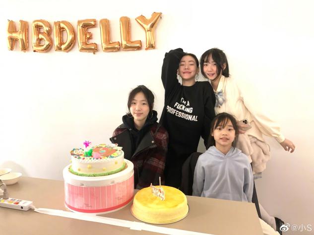 小s拍广告现场热舞，身材曼妙不像43岁，身着奢侈品牌上衣显贵气