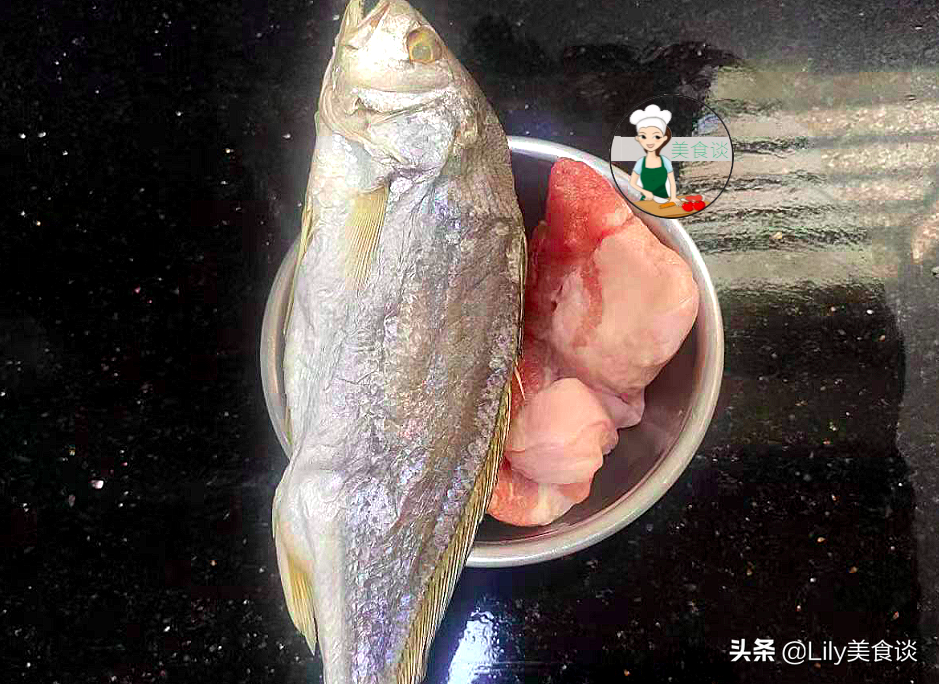 入秋要多吃蒸菜，这菜蒸一蒸，15分钟上桌，好做好吃，营养不上火