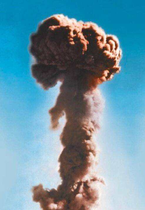 法国总统大怒、日本怼苏联？中国首颗氢弹爆炸后世界各国啥反应？