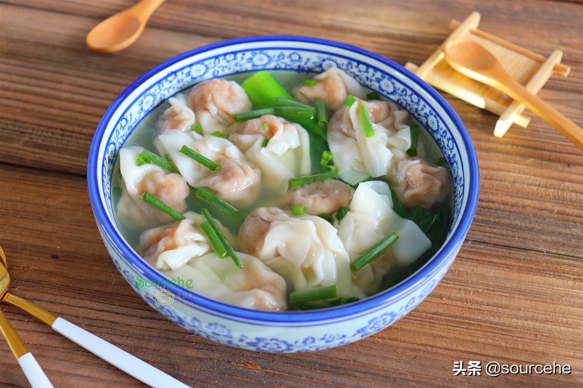 煮速凍雲吞時多加一步，煮出的雲吞跟現包的一樣，鮮香不破皮