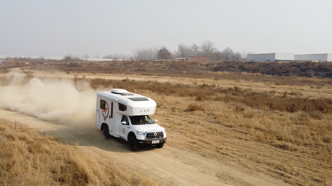 览众自由炮房车，用自动挡+四驱助你驰骋四野