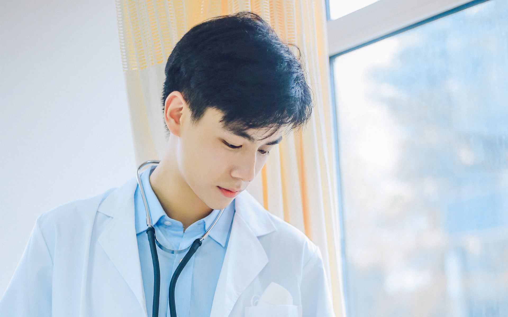 胡一天新剧开机，女主资源好到让人想不到，新的夏日爆款？