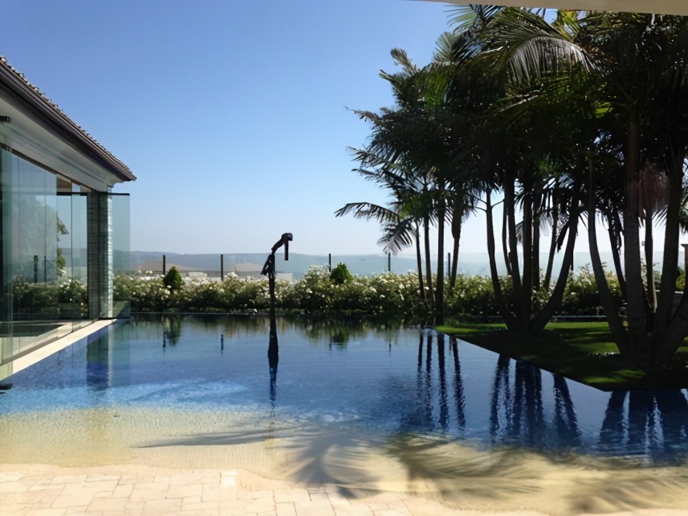 明星的美国豪宅有多牛？张纪中和比尔盖茨是邻