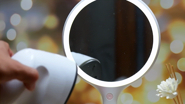 传统熨烫机变身小巧时尚玩物飞乐思纳米蒸汽小熨斗