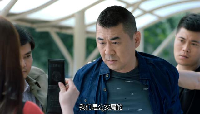 陈建斌李一桐新剧开播，压了两三年不是没有原