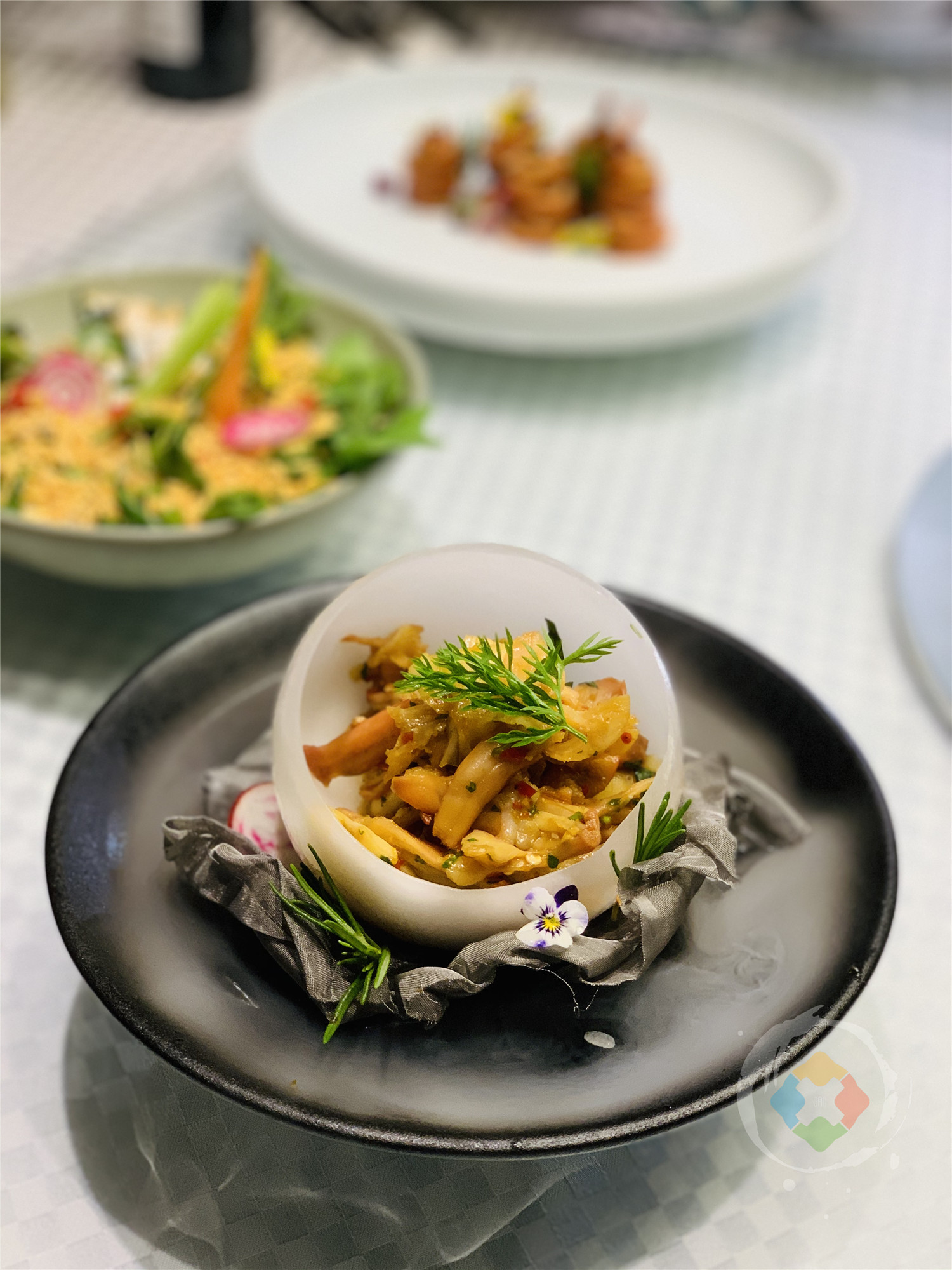 重庆江边最浪漫的餐厅，仿佛置身海底世界，超大型鲨鱼近在眼前