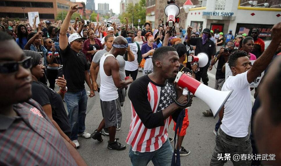 美国22个州出现骚乱，执法系统陷入瘫痪，暴力镇