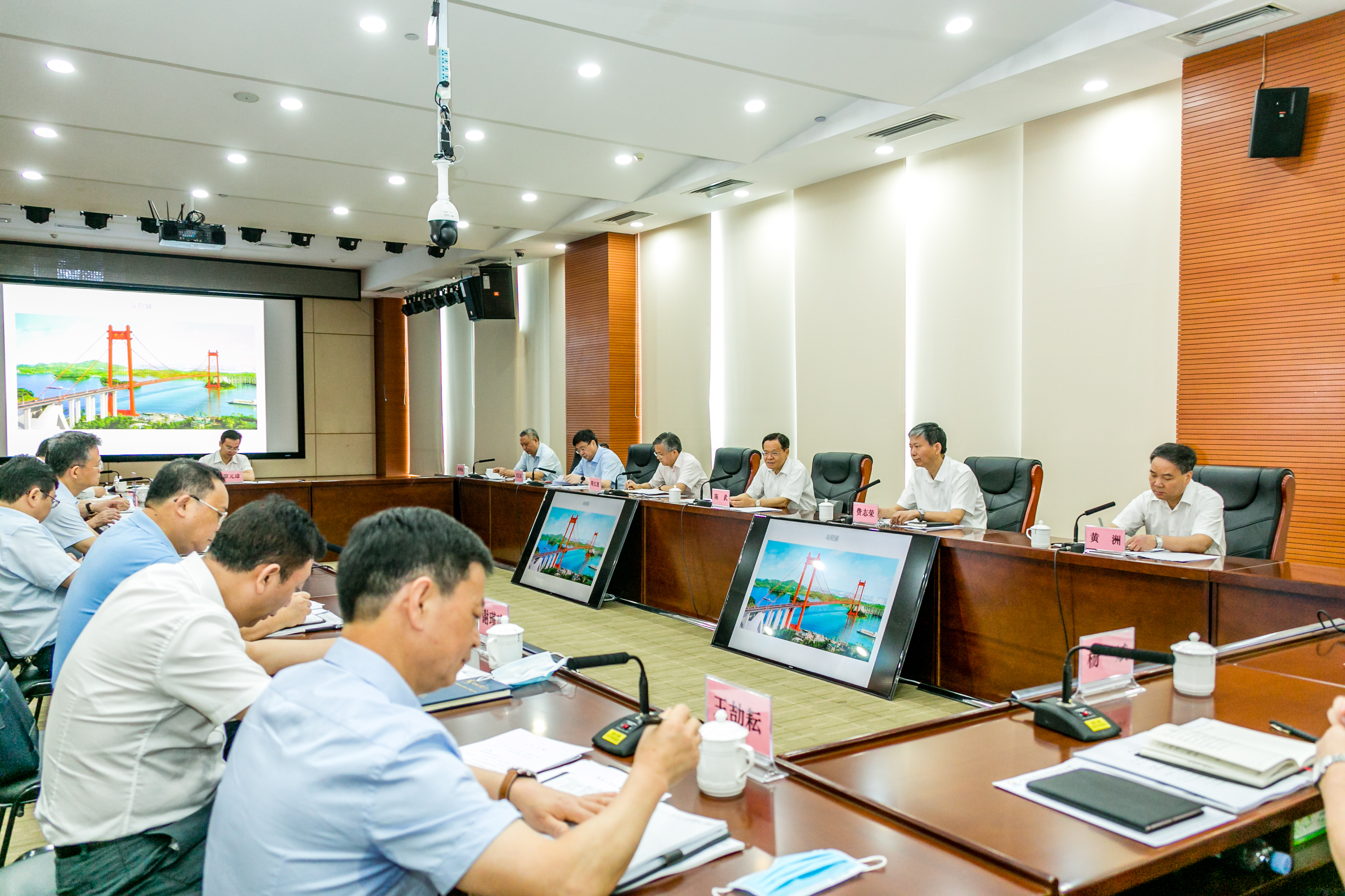 陈武到广西交通投资集团调研并主持召开龙门大