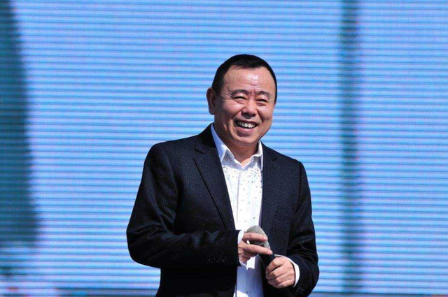 潘长江的豪宅曝光，住着这么大的家，六十多岁依然童心未泯
