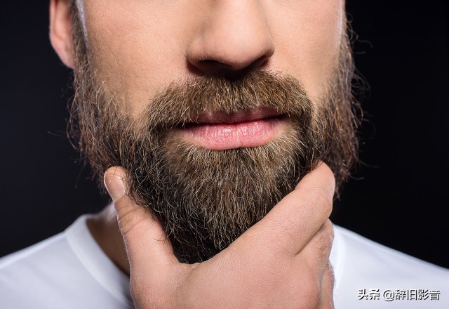 为什么有些人胡子稀疏有些人浓密,胡子多少和什么有关呢?
