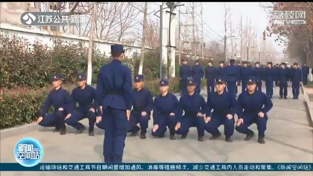 雪地里跑起“贪吃蛇”徐州这群“蓝朋友”花式训练走红网络