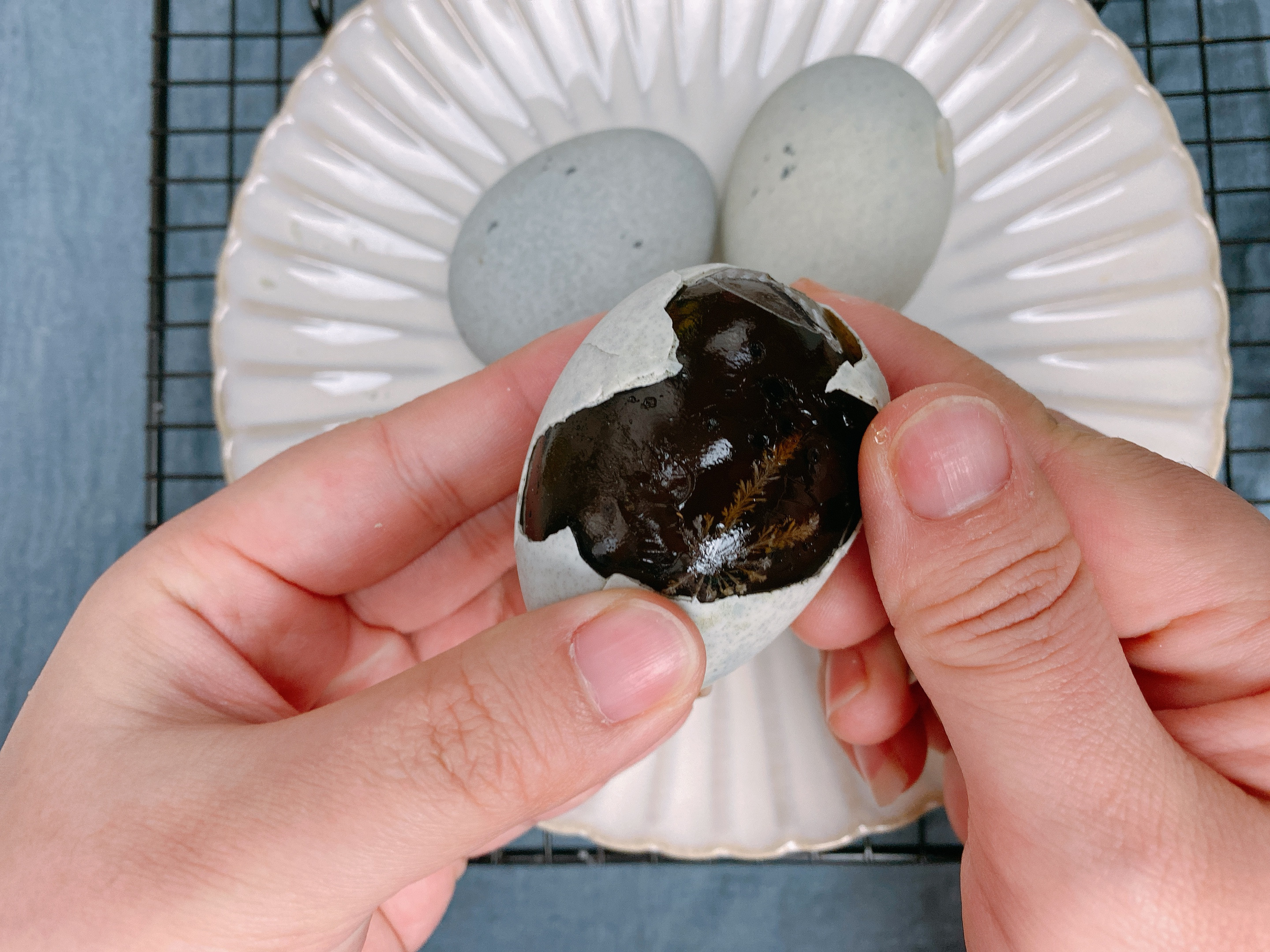 過年必備涼菜之涼拌皮蛋，多加3味調料，皮蛋不腥不澀，開胃爽口