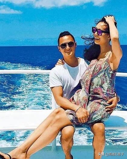 大爆私密史、出轨、卖惨…她们会活成台版卡戴