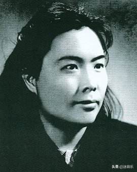 她14岁参军，19岁嫁给元帅，6个子女中有3个将军