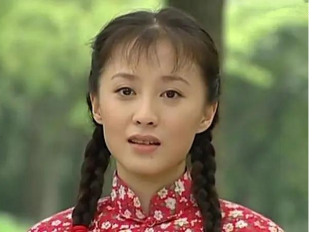 “可云”徐露：当红时隐退，嫁大7岁老公，46岁和17岁女儿似姐妹
