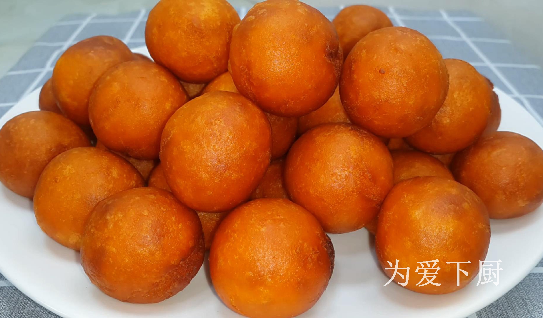 红薯这样做才好吃，加半碗糯米粉，个个焦脆又香甜，真的太香了