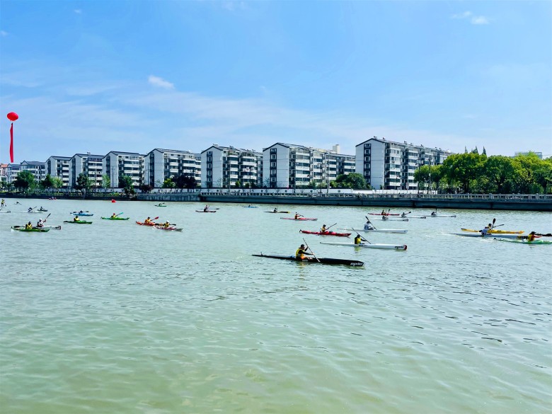 <b>2021苏州一建杯中国苏州环城河皮划艇桨板大赛举行</b>