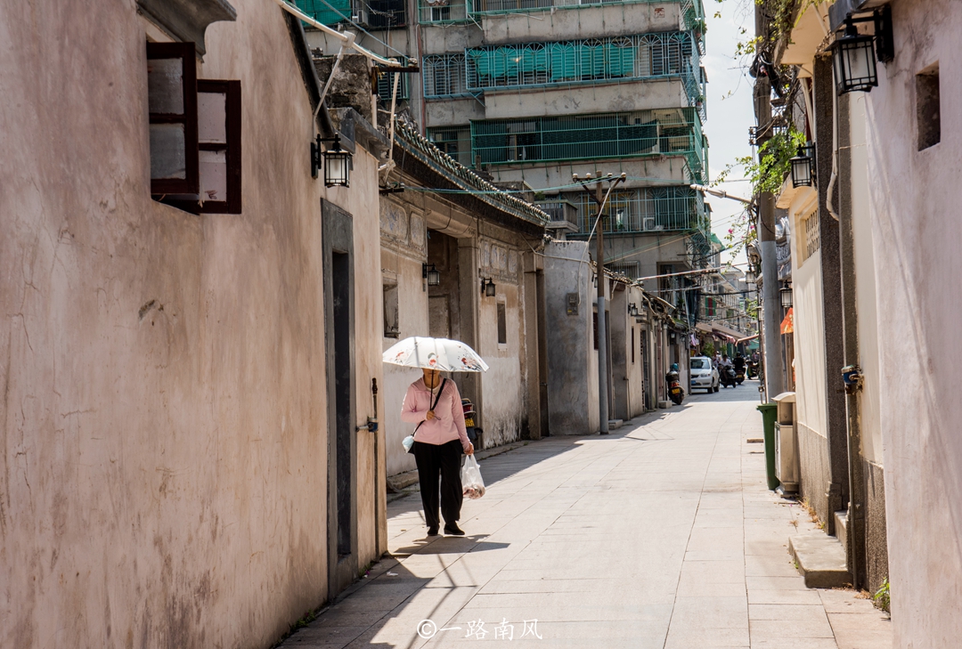 Among the ten alleys of Paifang Street in Chaozhou, five of them were once called "the rich man's alley", many tourists have not walked through