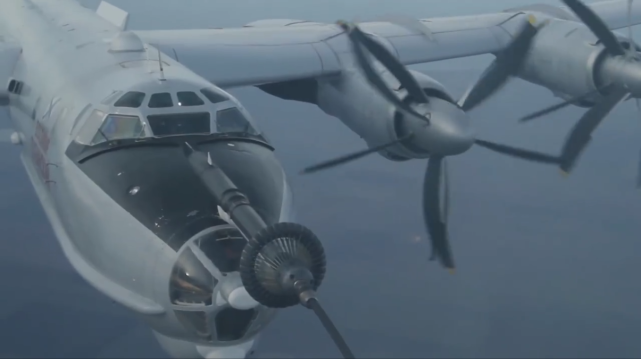 直击命脉！美军轰炸机瞄准俄绝密基地，俄军反