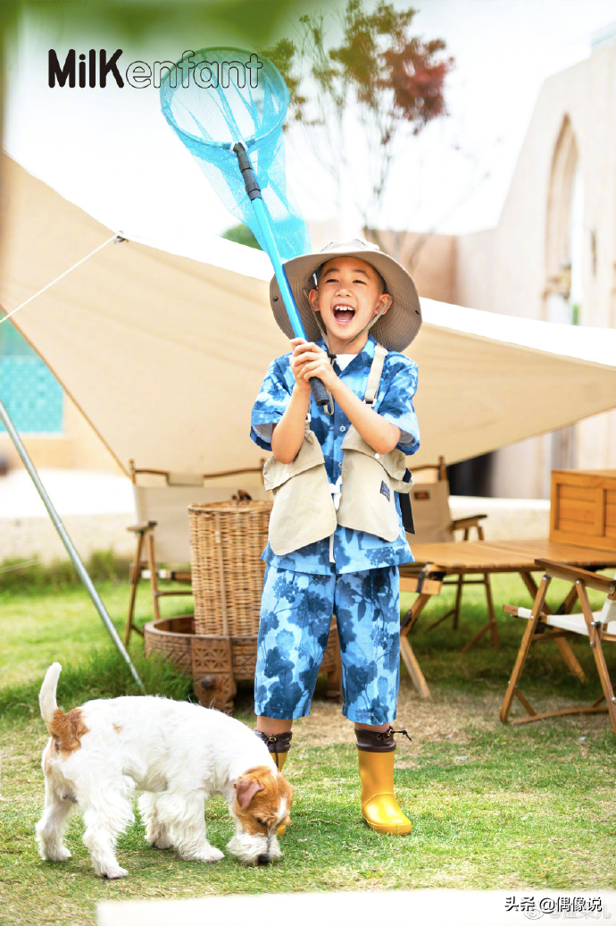 8岁jasper出镜《披荆斩棘》为陈小春庆生，用词贴心，一碗水端平