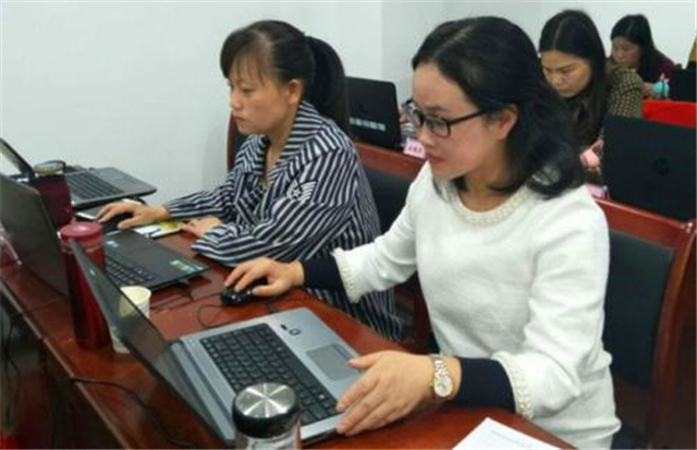 新弱势群体：遭群众抛弃、坐公交遭拒，正在被时代抛弃