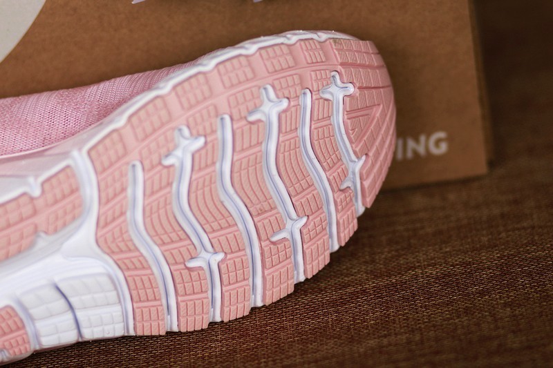 我的跑步装备 咕咚10K悦弹跑鞋