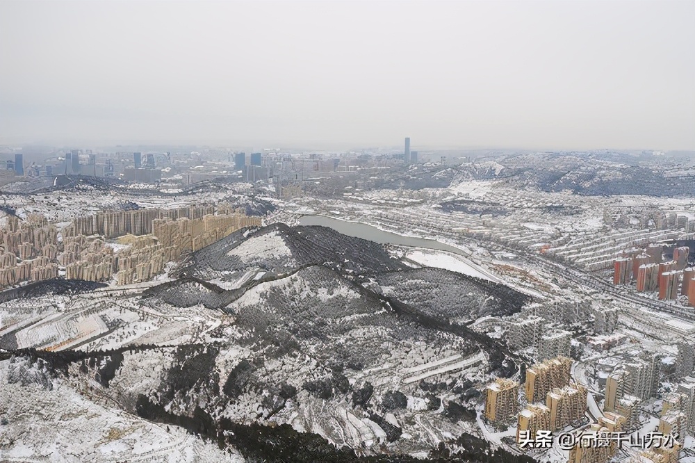 Jinan snowed, boat takes new city of Jinan the eastpart part, take the beautiful scenery after you watch snow