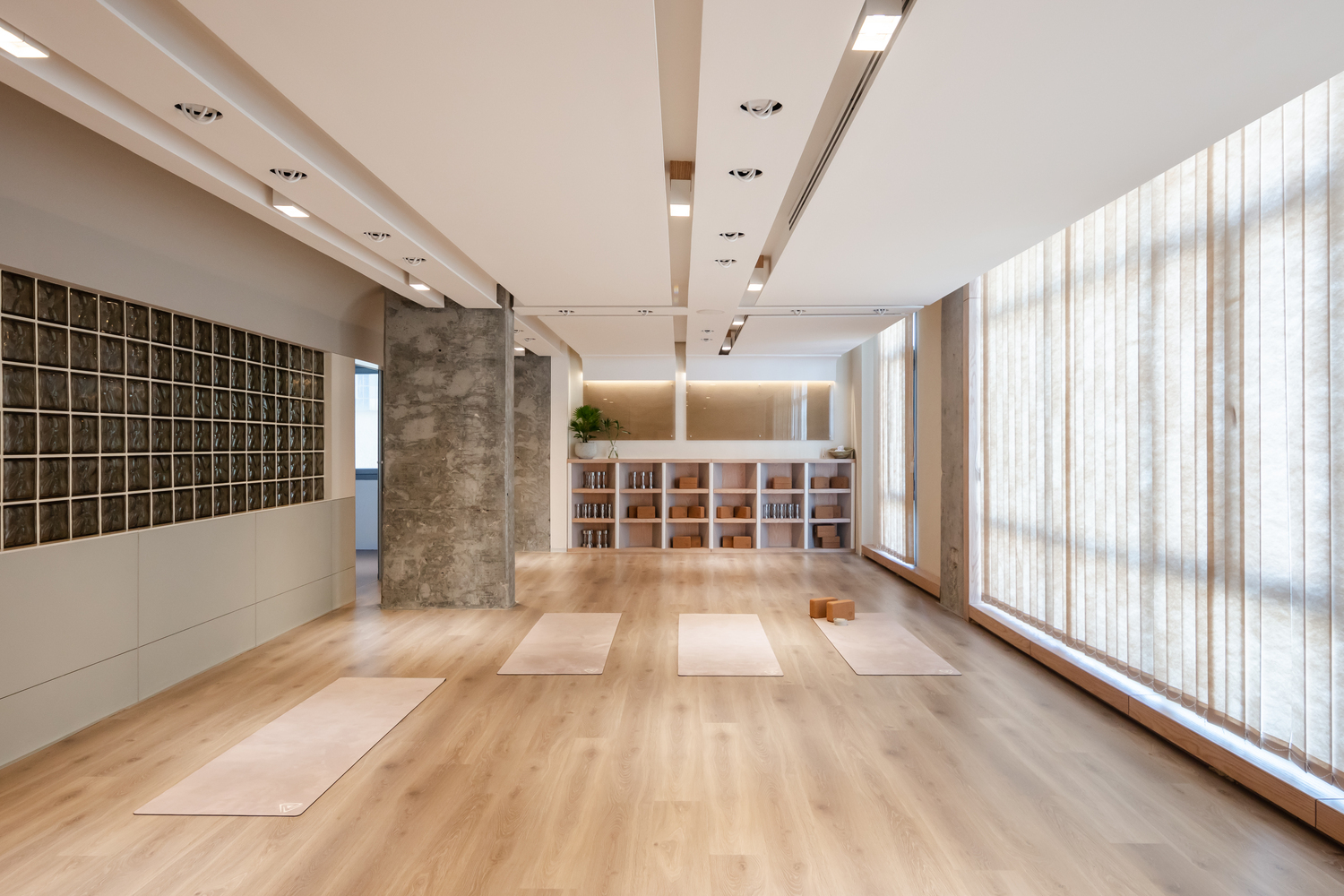 Tru3 Yoga瑜伽工作室設計，簡潔柔和的空間讓你煩躁的心平靜下來