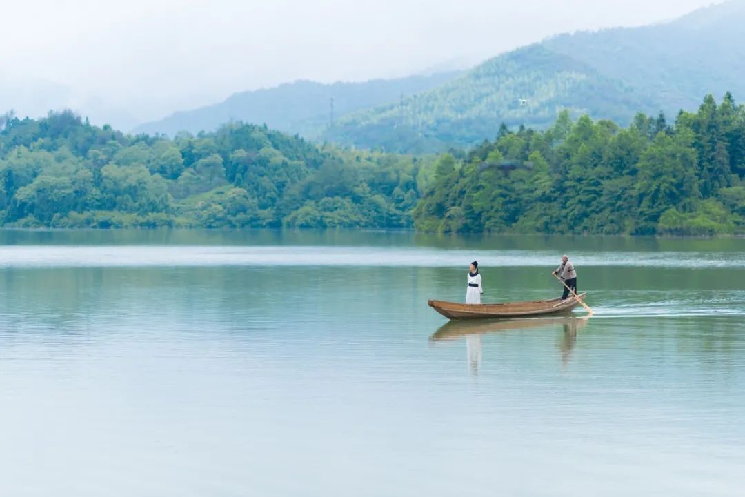 李白旅游太晚回不去，借住在老婆婆家，写下一首诗感动后世1200年