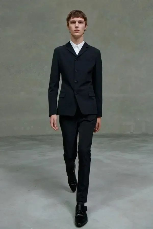 Prada 2021春夏多重视角未演之秀