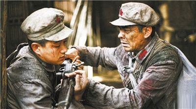 临危受命守护6万银元和3担枪，他牺牲后，这笔军