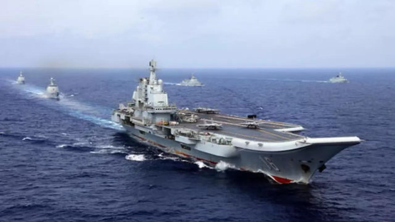 合圍台灣威懾美日，中方軍機航母出動！ 美國挑釁，軍艦再穿航台海